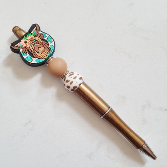 Pen - Highlander